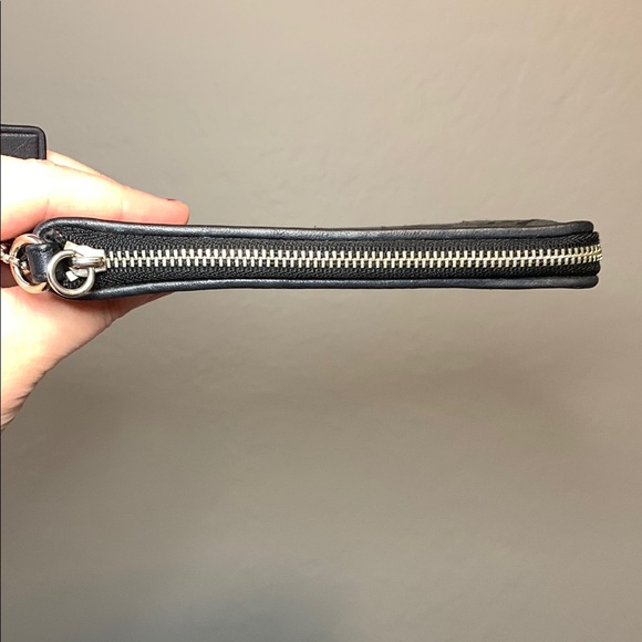 EUC - Coach Signature Jacquard Black Wristlet unbranded strap - Picture 5 of 16